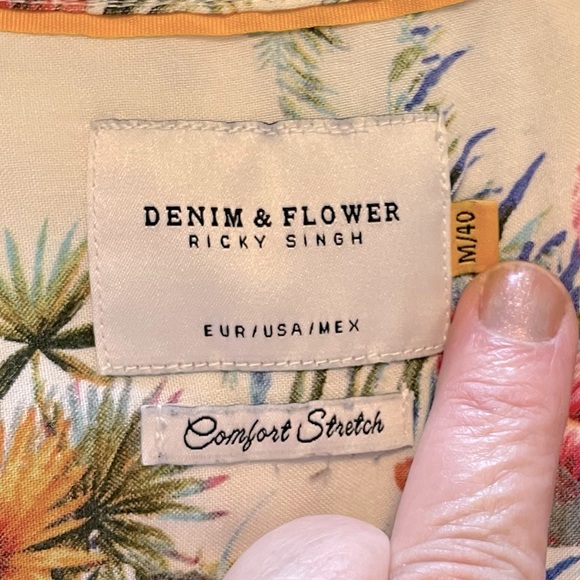 Denim & Flower Short Sleeve ButtonUp Shirt - Picture 3 of 4